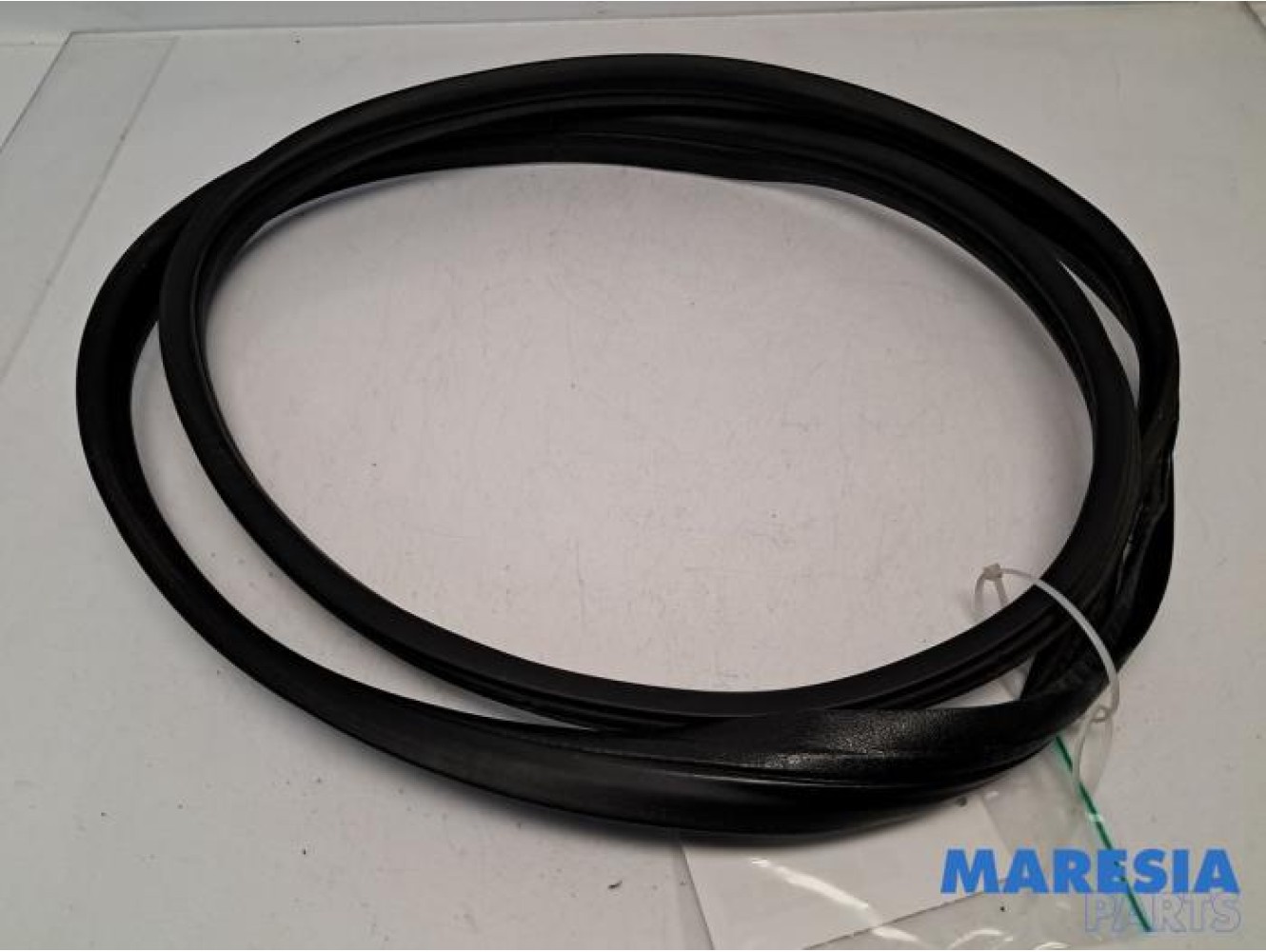 Peugeot - 107 - Rear door seal 4-door, right