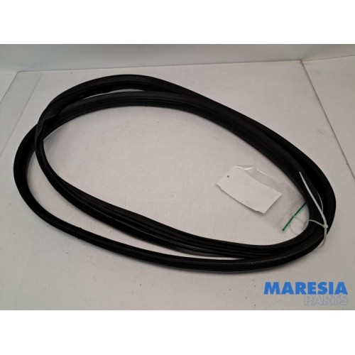 Peugeot - 107 - Joint caoutchouc portière 4portes avant droite