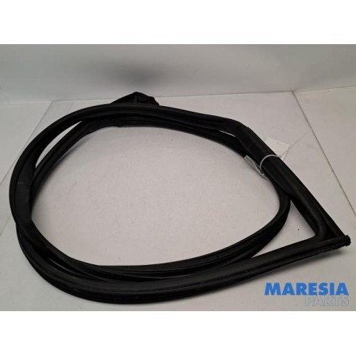 Alfa Romeo - Mito - Door seal 2-door, right