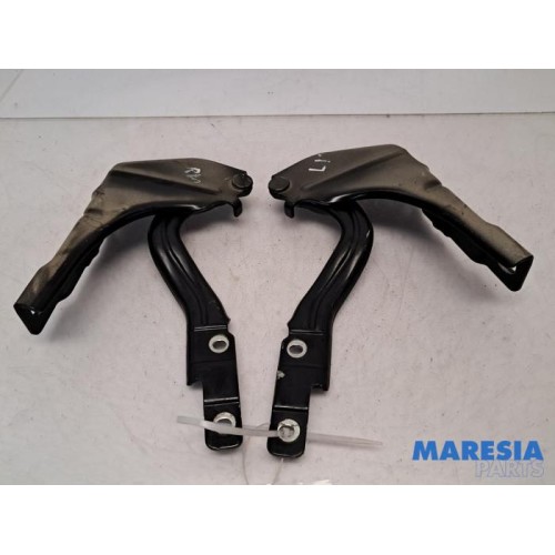 Alfa Romeo - Mito - Bonnet Hinge
