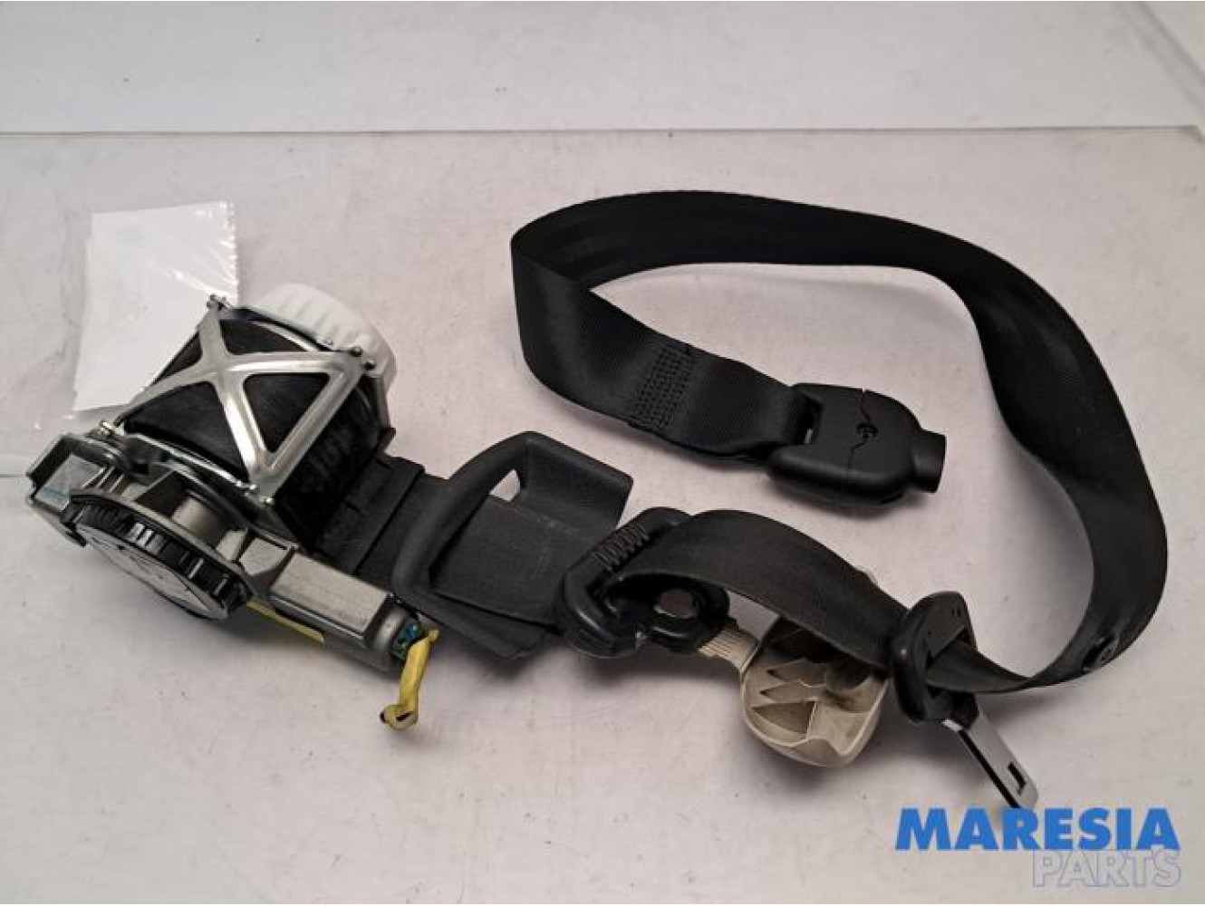 Fiat - 500 - Front seatbelt, left