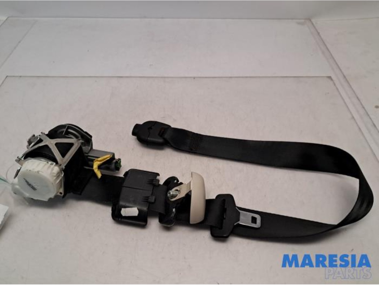 Fiat - 500 - Front seatbelt, right