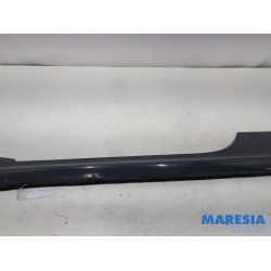 Fiat - 500 Abarth - Zijskirt links