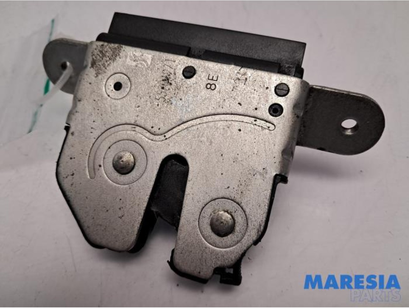 Fiat - 500 - Tailgate lock mechanism