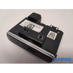 Fiat - 500 Abarth - AUX / USB connection