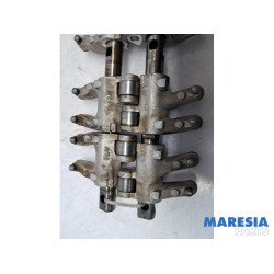 Renault - Twingo - Rocker arm shaft