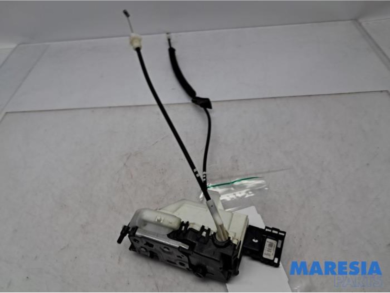 Peugeot - 3008 - Front door lock mechanism 4-door, right