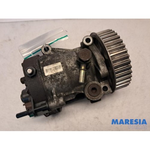 Renault - Clio - Mechanical fuel pump