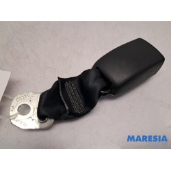 Peugeot - 107 - Insertion ceinture de sécurité arrière gauche