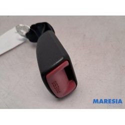 Peugeot - 107 - Insertion ceinture de sécurité arrière gauche