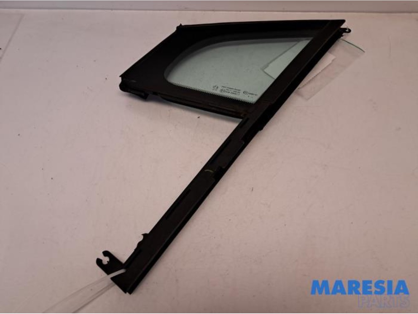 Peugeot - 3008 - Dreieckfenster links vorne
