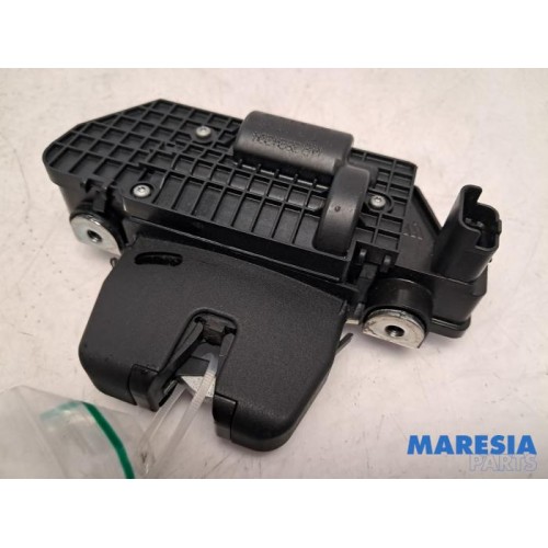 Peugeot - 3008 - Tailgate lock mechanism