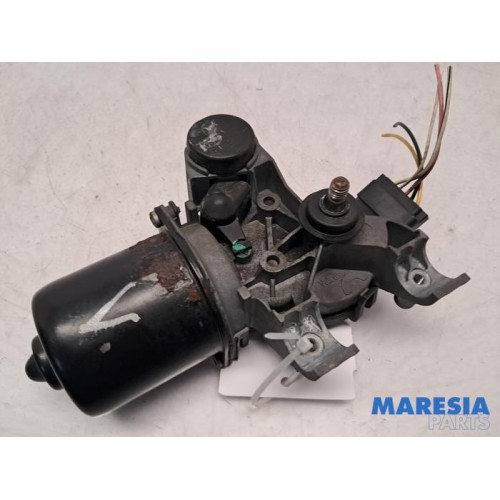 Peugeot - 107 - Front wiper motor