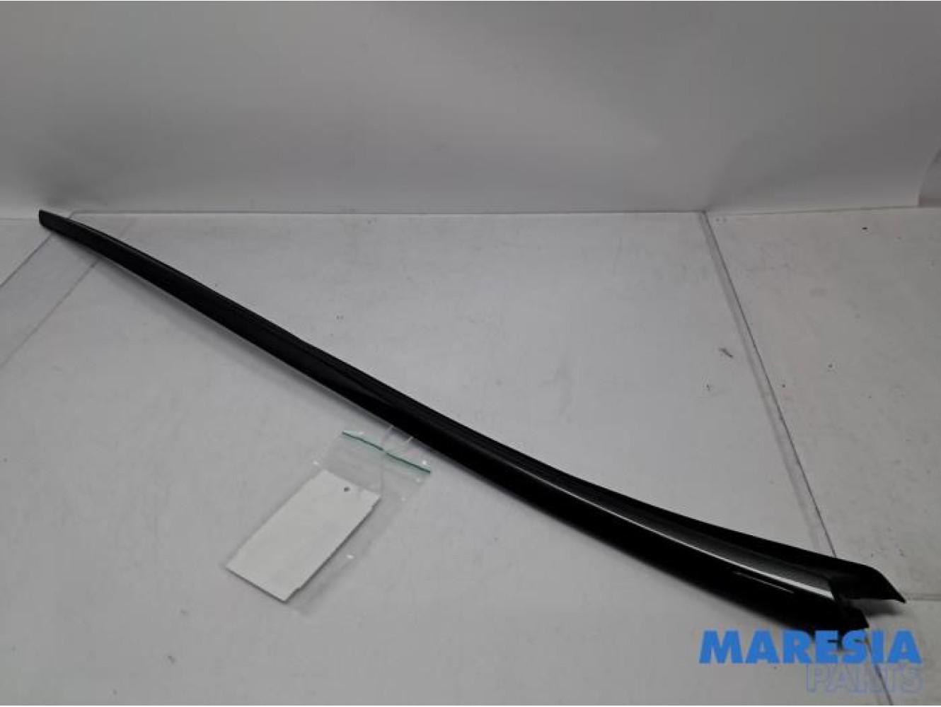 Peugeot - 3008 - Frontscreen frame