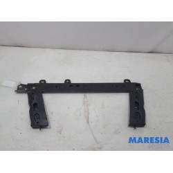Renault - Clio - Radiator bar