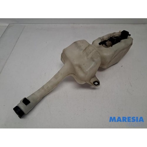 Fiat - 500 - Front windscreen washer reservoir