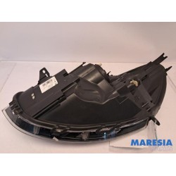 Renault - Clio - Headlight, right