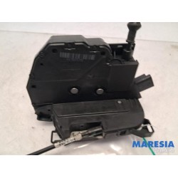 Renault - Clio - Rear door mechanism 4-door, right