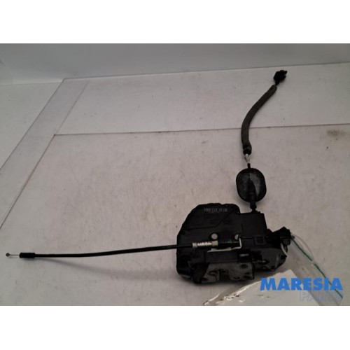 Renault - Clio - Rear door mechanism 4-door, right