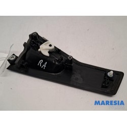 Renault - Clio - Rear door handle 4-door, right