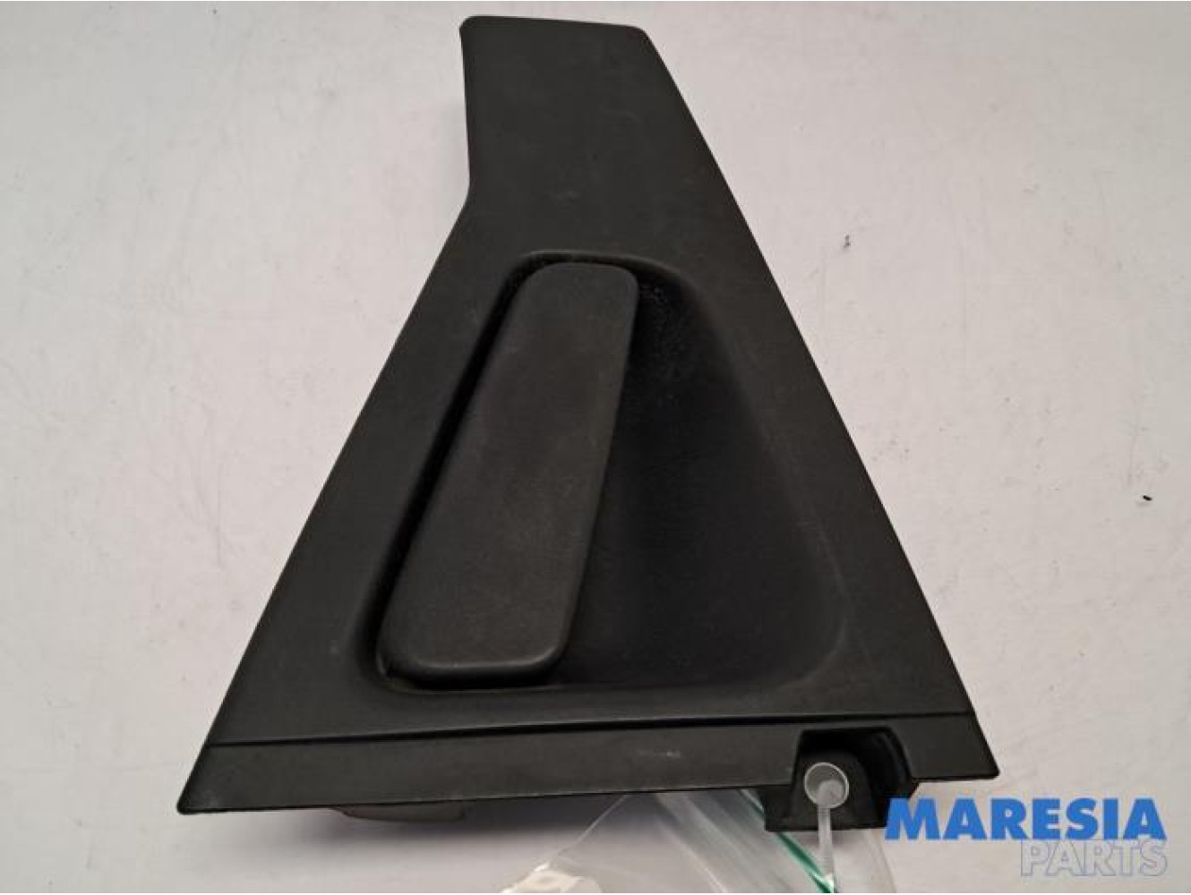 Renault - Clio - Rear door handle 4-door, left