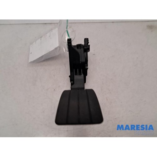 Renault - Clio - Accelerator pedal