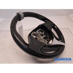 Renault - Clio - Steering wheel