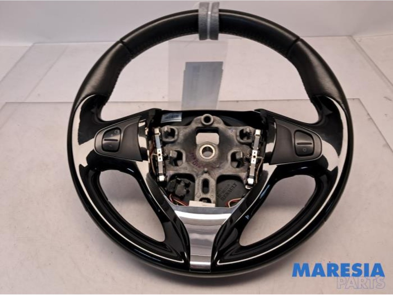 Renault - Clio - Steering wheel