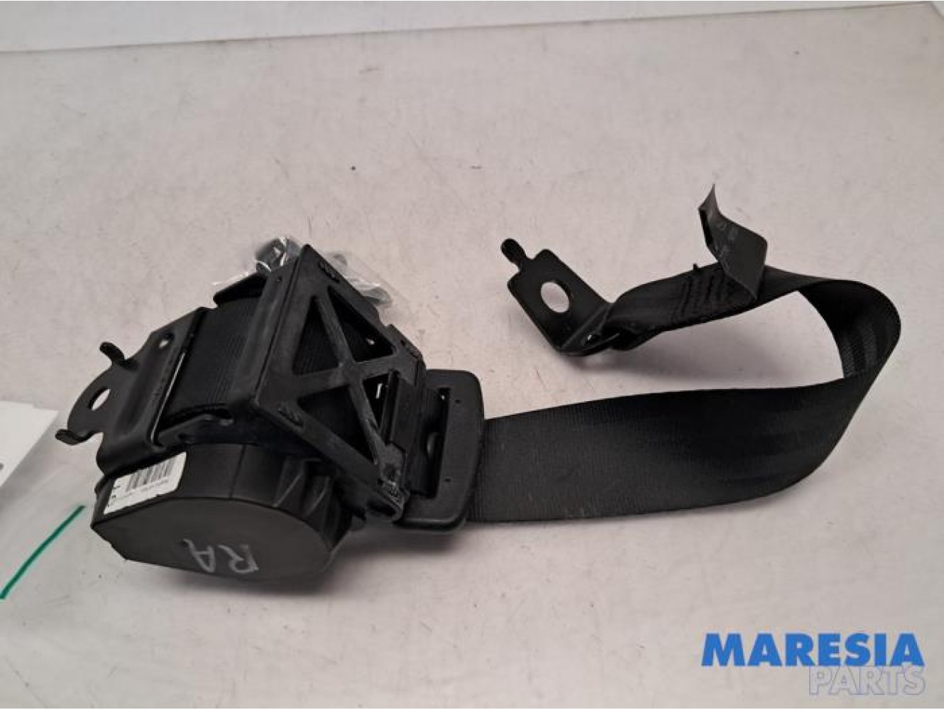 Renault - Clio - Rear seatbelt, right