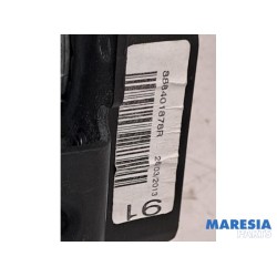 Renault - Clio - Rear seatbelt, right
