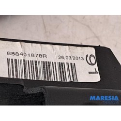 Renault - Clio - Rear seatbelt, left