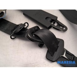 Renault - Clio - Front seatbelt, right