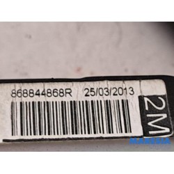 Renault - Clio - Front seatbelt, right