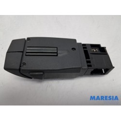Renault - Clio - Commande radio volant