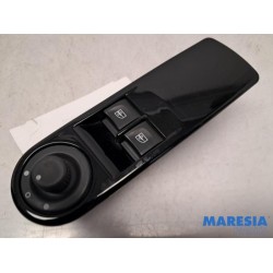 Renault - Clio - Multi-functional window switch