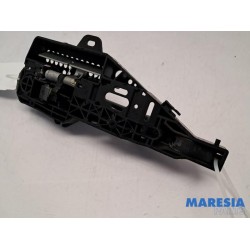 Renault - Clio - Front door handle 4-door, right