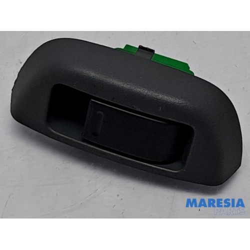 Peugeot - 107 - Electric window switch
