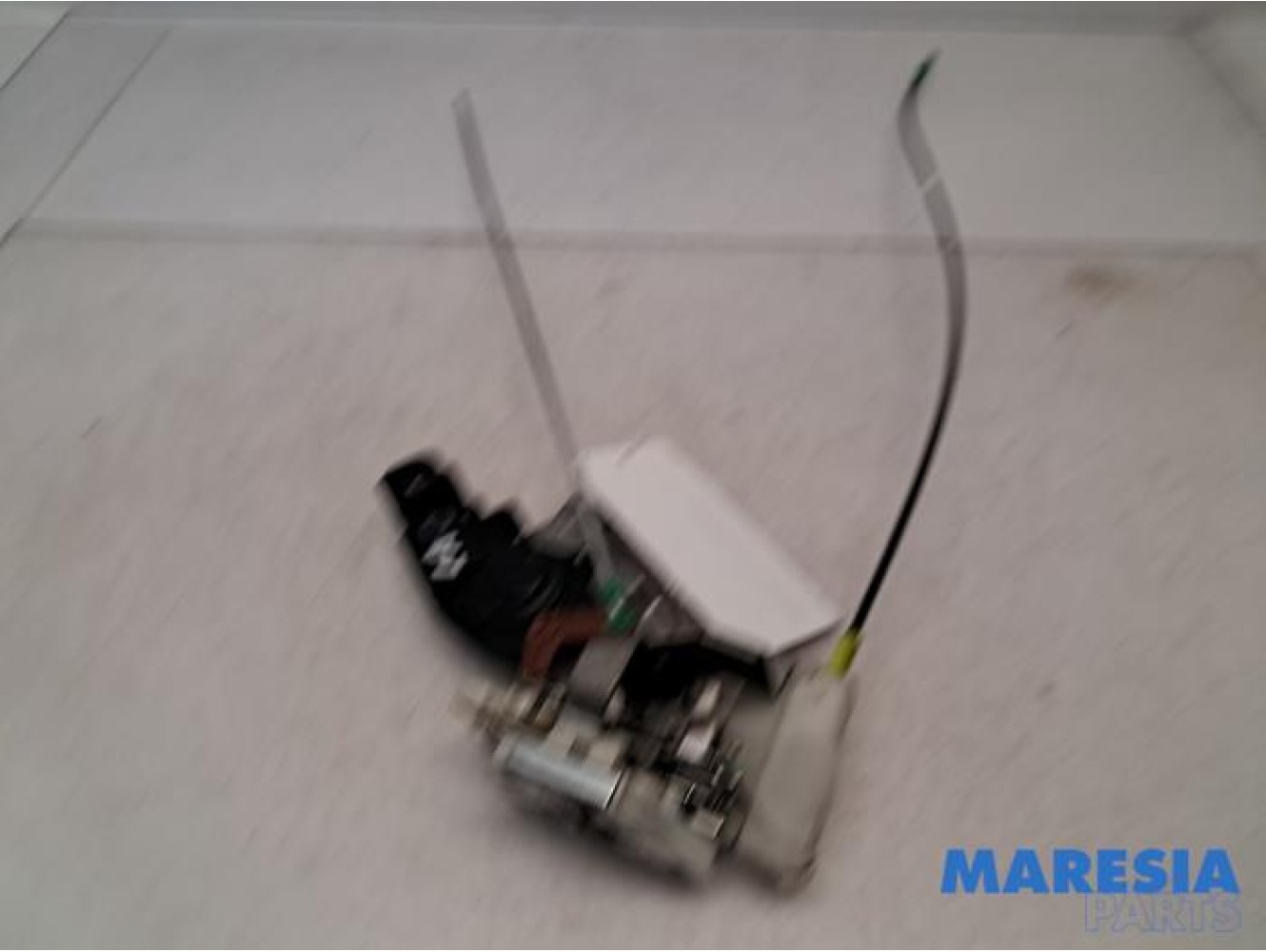 Peugeot - 107 - Rear door lock mechanism 4-door, left
