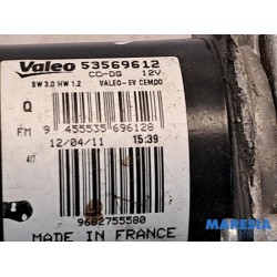 Citroen - C5 - Front wiper motor