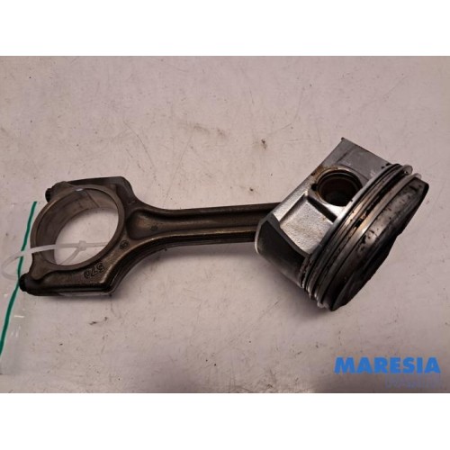 Citroen - DS3 - Connecting rod
