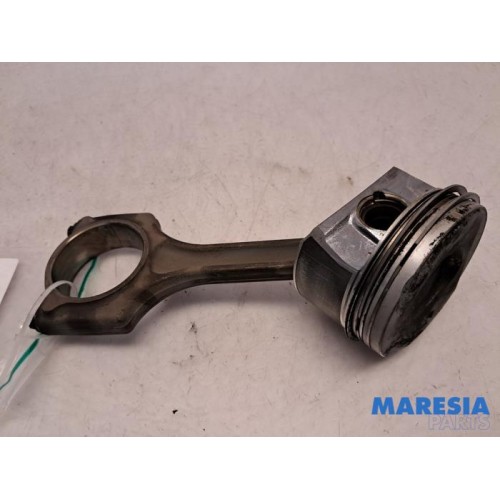 Citroen - DS3 - Connecting rod