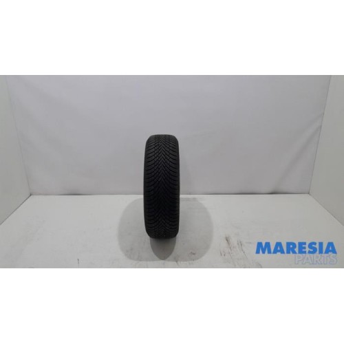 Peugeot - 207 - Tyre