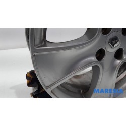 Renault - Clio - Wheel