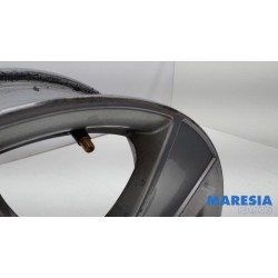 Renault - Clio - Wheel