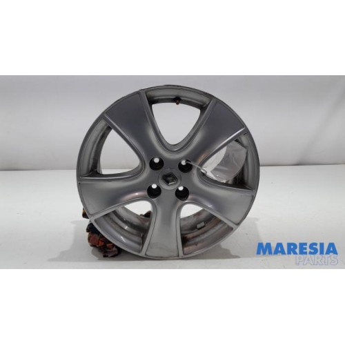 Renault - Clio - Wheel