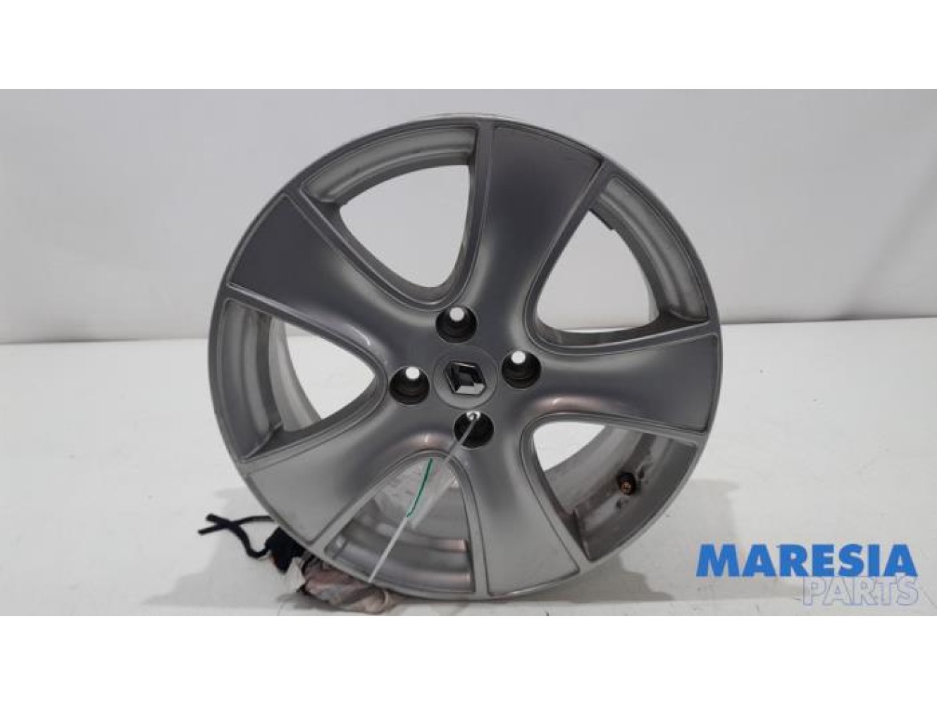 Renault - Clio - Wheel