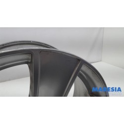 Renault - Clio - Wheel
