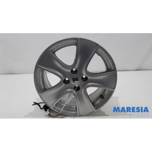 Renault - Clio - Wheel