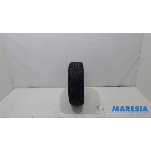 Peugeot - 208 - Tyre
