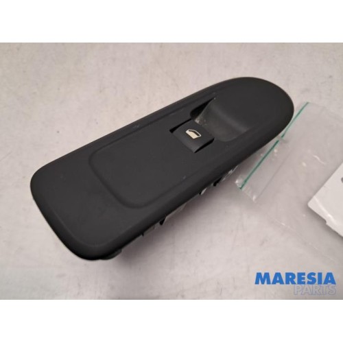 Peugeot - RCZ - Electric window switch